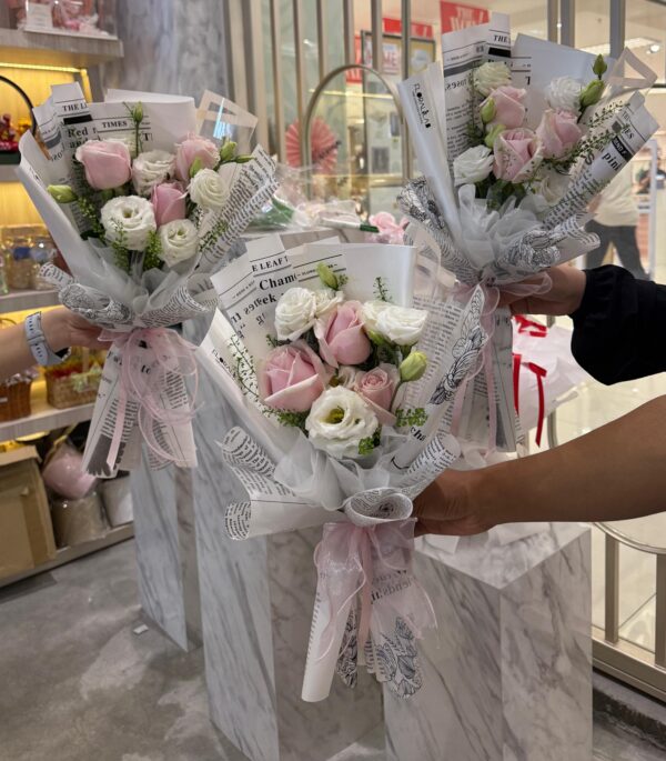 Vintage Whispers (Fresh Flower)